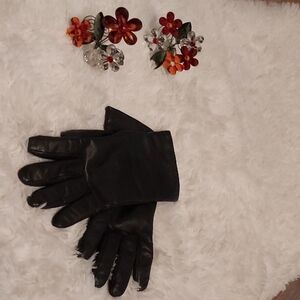 Sleek Black Leather Gloves